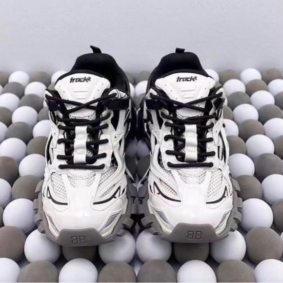 Black grey and white - Picture 1 of 7